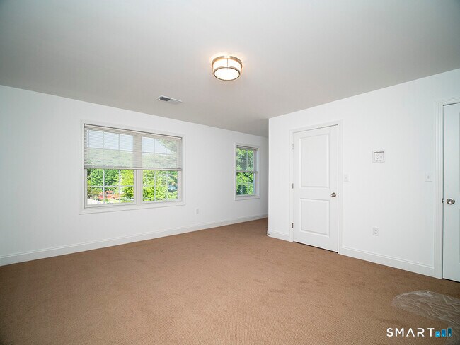 Building Photo - 44 Mettler St