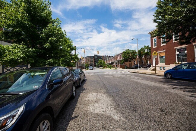 Building Photo - Charles Village 3bd/1.5ba Rowhome w/ W/D & A/C! --Available 8/14