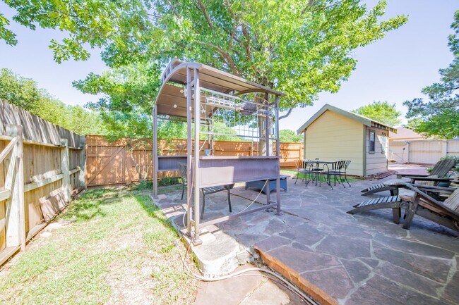 Building Photo - Charming 3-Bed Home by downtown Grapvine