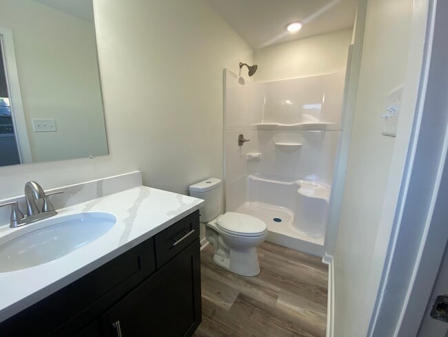 Master bath-shower - 3704 Aggie Rd