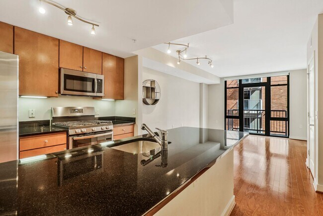 Building Photo - 1117 10th St NW