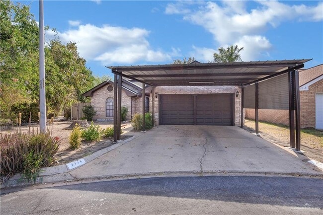 Building Photo - 17 Pin Oak Rd