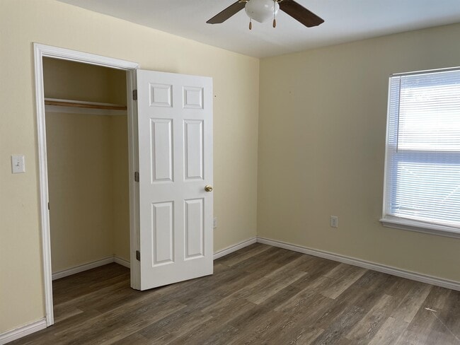 Building Photo - 4606 Nesbitt Dr