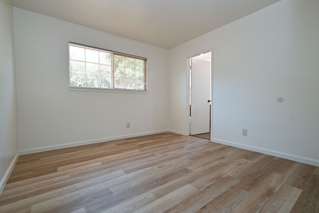 Building Photo - $3790 - 3BR - GORGEOUS REMODELED HOME IN N...