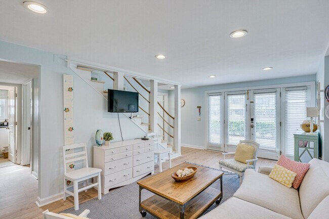 Building Photo - 1718 S Fletcher Ave