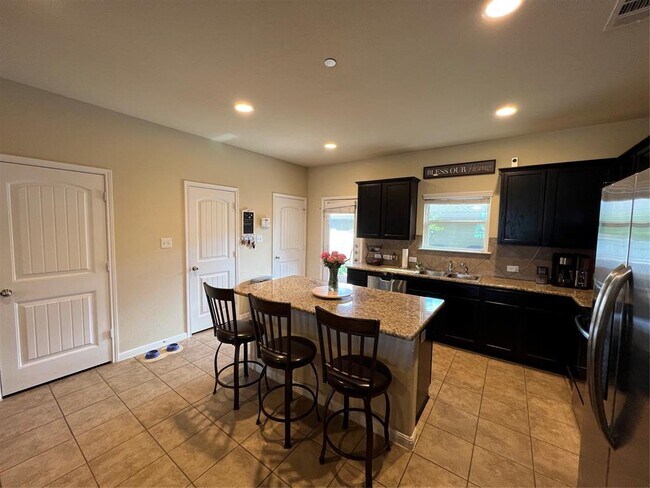 Building Photo - 1010 Lost Pines Ln