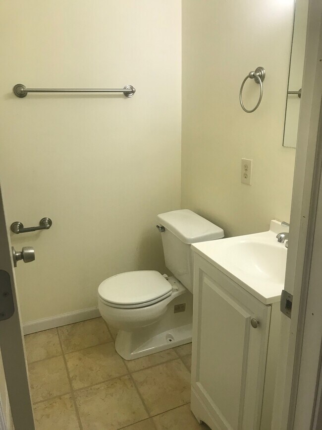 Building Photo - 3860 Niles Carver Rd