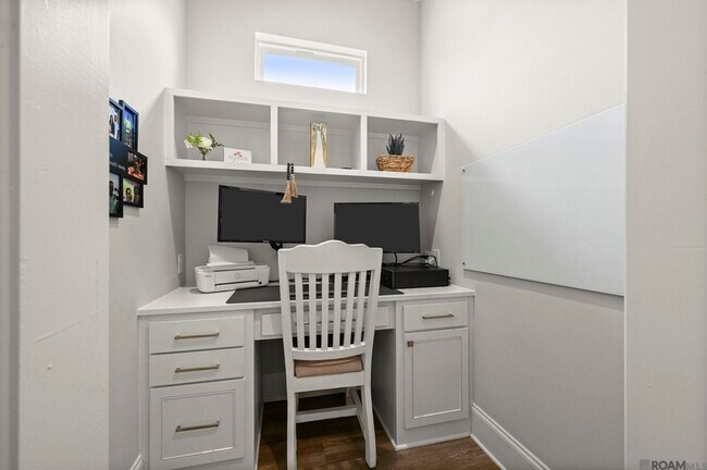 Building Photo - 4855 Crestfield Wy.