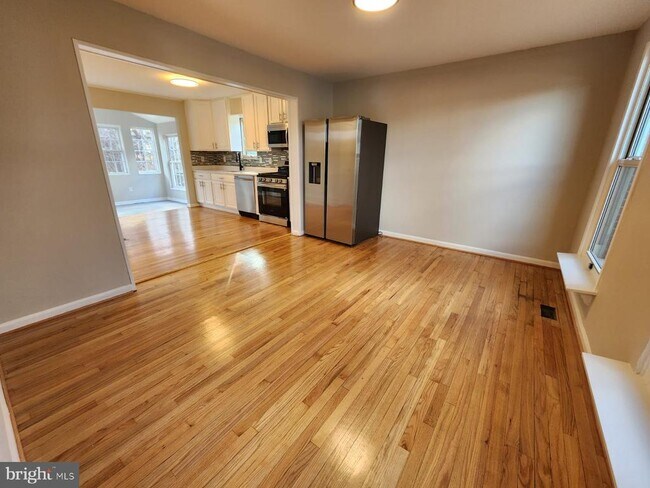 Building Photo - 5625 Reardon Ln