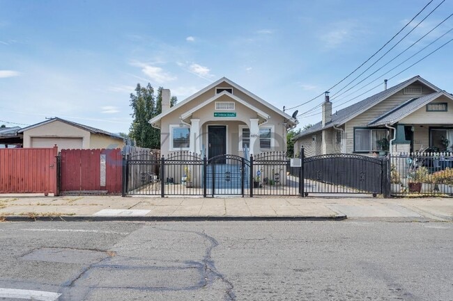 Building Photo - 8521 Dowling St