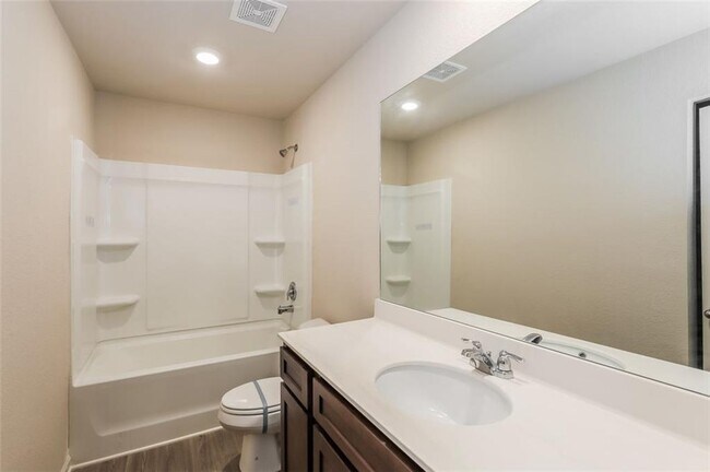 Building Photo - 148 Oliver Dr