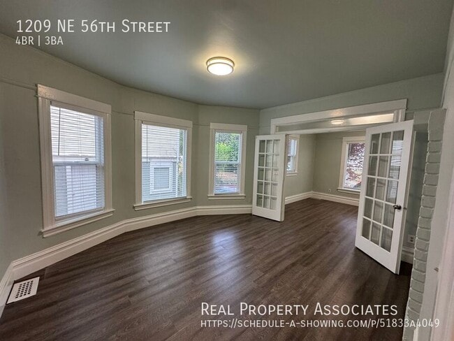 Building Photo - 1209 NE 56th St