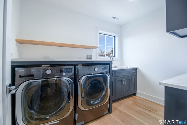 Building Photo - 345 Reef Rd