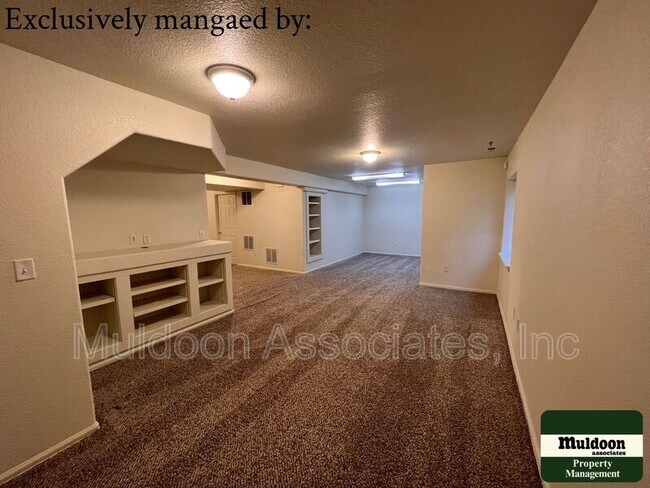Building Photo - 5807 Poudre Way