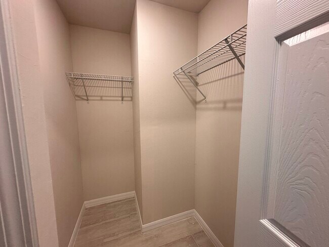 Building Photo - 129 NE 6th Ave