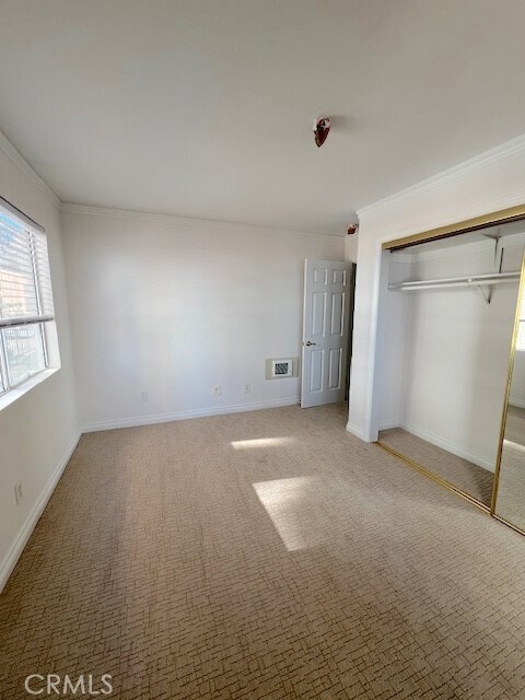 Building Photo - 535 Esplanade