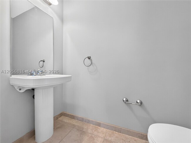 Building Photo - 55 Merrick Wy