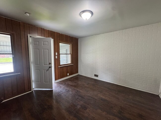 Building Photo - Duquesne 2 Bedroom 1 Bath House, Yard