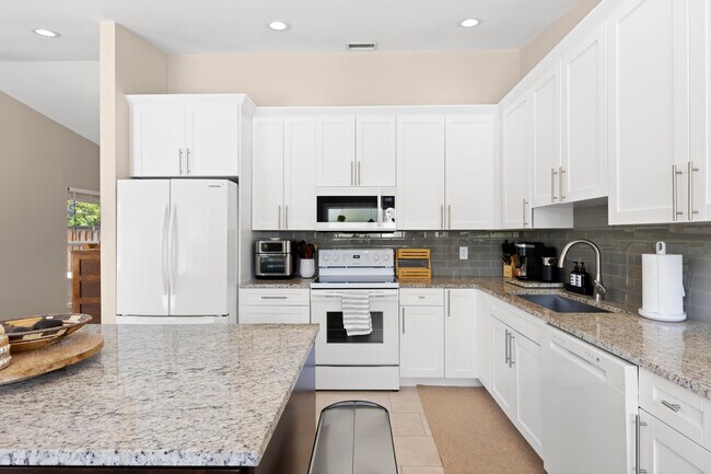 Building Photo - 4114 Bay Laurel Way