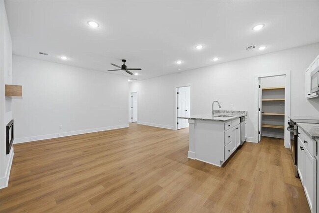 Building Photo - 119 Mendocino Ct