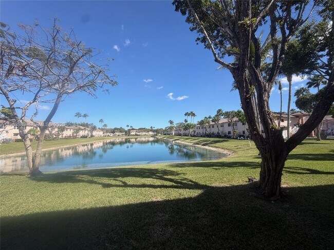 Building Photo - 2731 SE 12th Rd