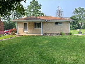 Building Photo - 3 bedroom Ranch Moon Township