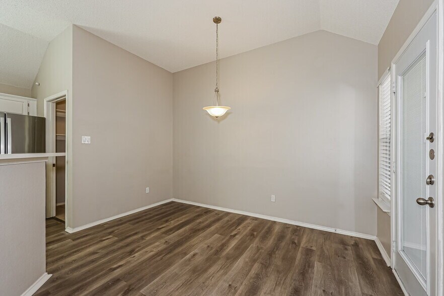 Building Photo - 1217 Sutters Way