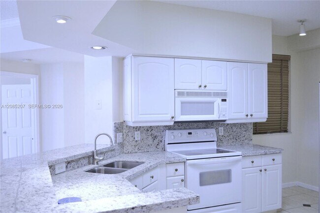 Building Photo - 3225 NE 184th St