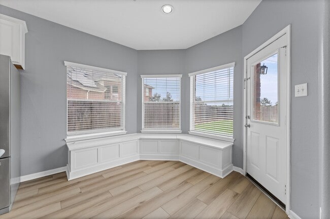 Building Photo - 13402 Great Creek Dr