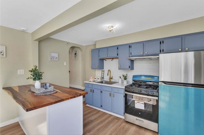 Building Photo - 407 Short Canal St