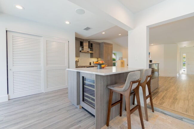 Building Photo - 2291 Las Casitas Dr