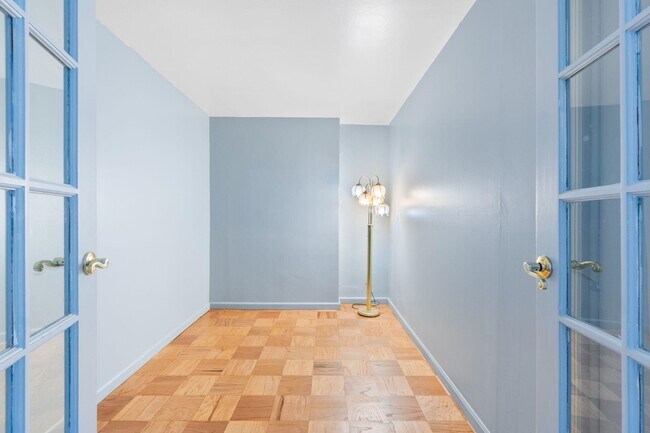 Building Photo - 6040 JFK Blvd E