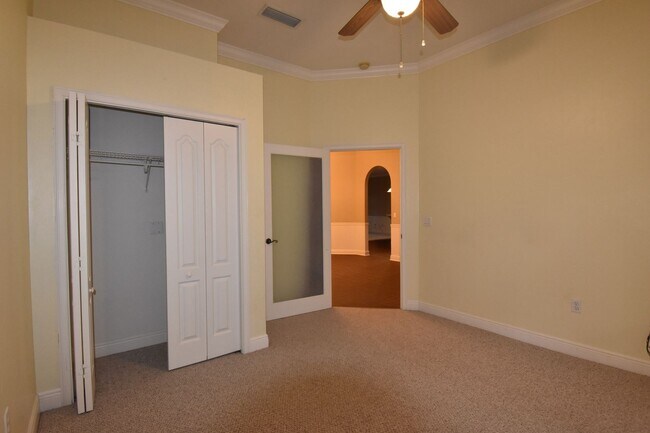 Building Photo - 2414 SW 98 Dr