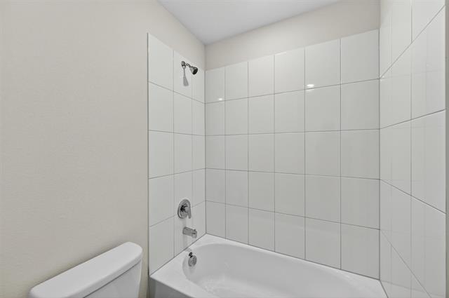 Building Photo - 825 Apeldoorn Trl