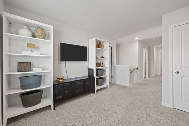 Building Photo - 1009 Chiles Dr