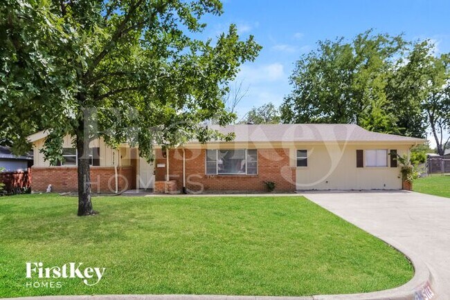 Primary Photo - 5113 Bob Dr