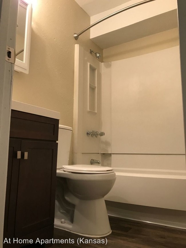 Building Photo - 7620 Shawnee Mission Pkwy