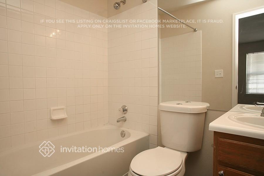 Building Photo - 11812 E Kepner Dr