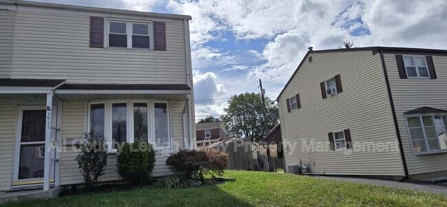 Primary Photo - 1517 Richard Ave