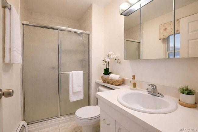 Building Photo - 18 Strathmore Village Dr