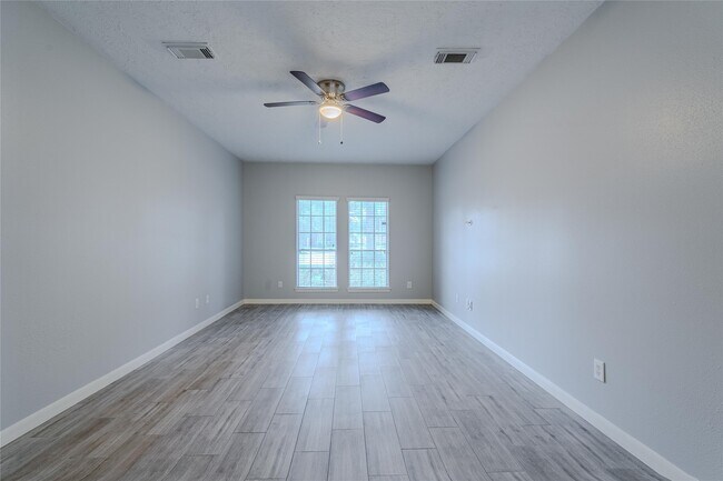 Building Photo - 13902 Stableridge Ct