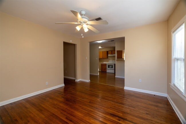 Building Photo - 2407 County Rd 2235