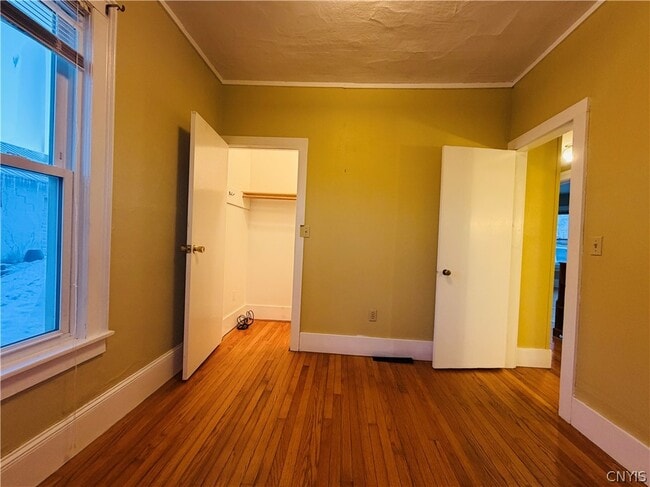 Building Photo - 1322 E Genesee St