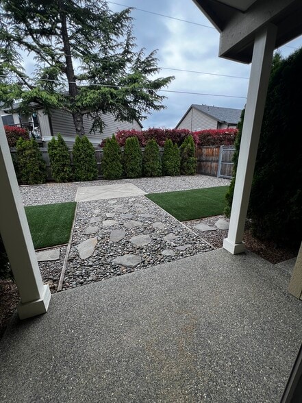 Master Bedroom view to backyard - 1110 Catherine Way