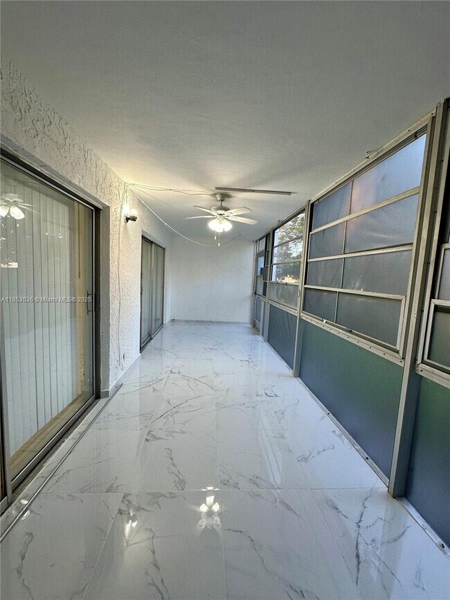 Building Photo - 603 S State Rd 7