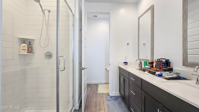 Building Photo - 16839 W Evergreen Rd