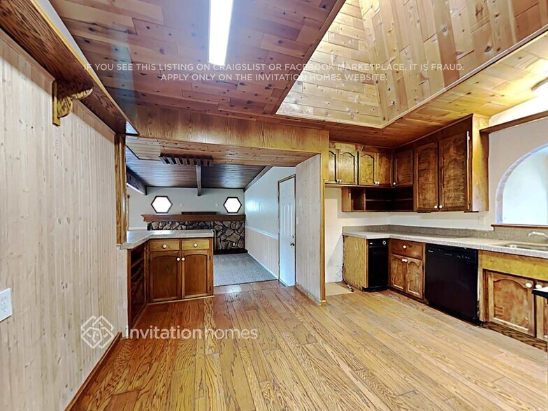Building Photo - 278 Hemlock St