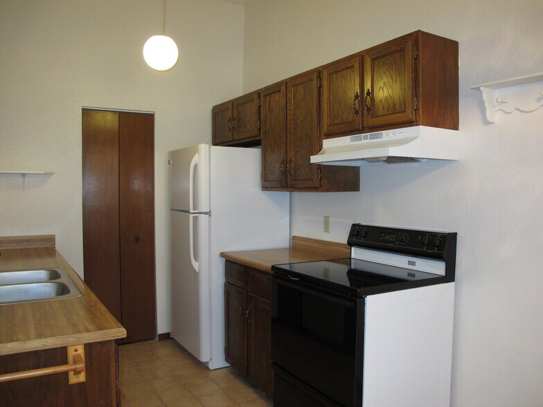 Building Photo - 3289 N Good Hope Cir