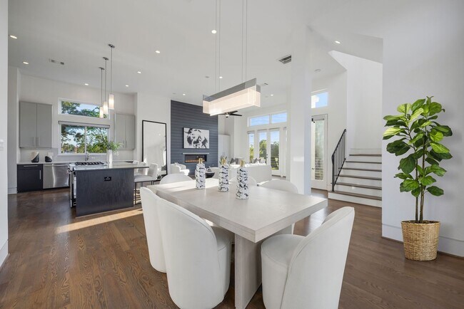 Building Photo - 7327 Shadyvilla Pointe Dr