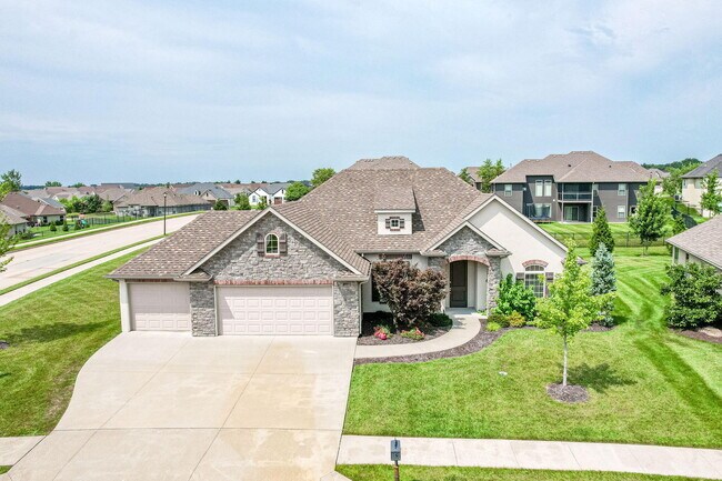 Building Photo - 6401 Cobble Creek Dr